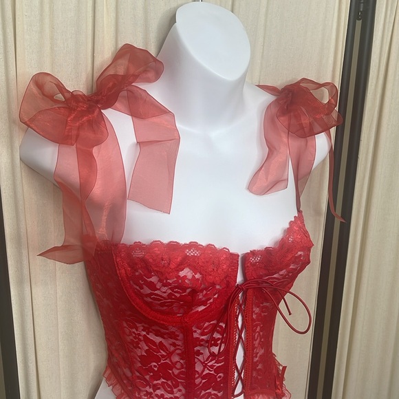 NEW! RED LINGERIE CORSET WITH RIBBONS SIZE SMALL - Picture 4 of 9